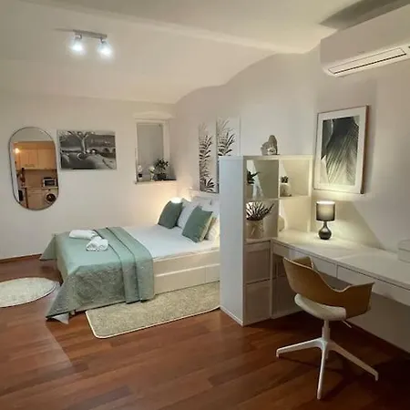 Boni A World Of Magic * Дубровник